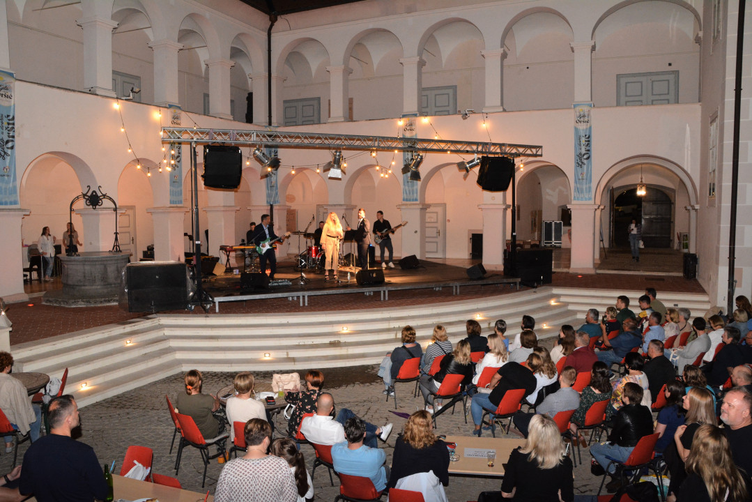 „Ljeto u dvorcu Oršić“ nastavljeno koncertom Ante Gelo orkestra